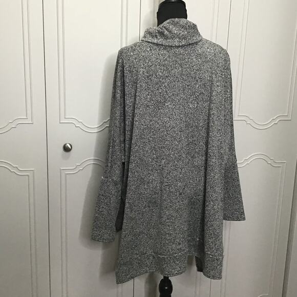 NWOT ZENANA Gray Mix Cowl Neck Oversized Hi-Lo Poncho Sweater - Size Large - Picture 3 of 3
